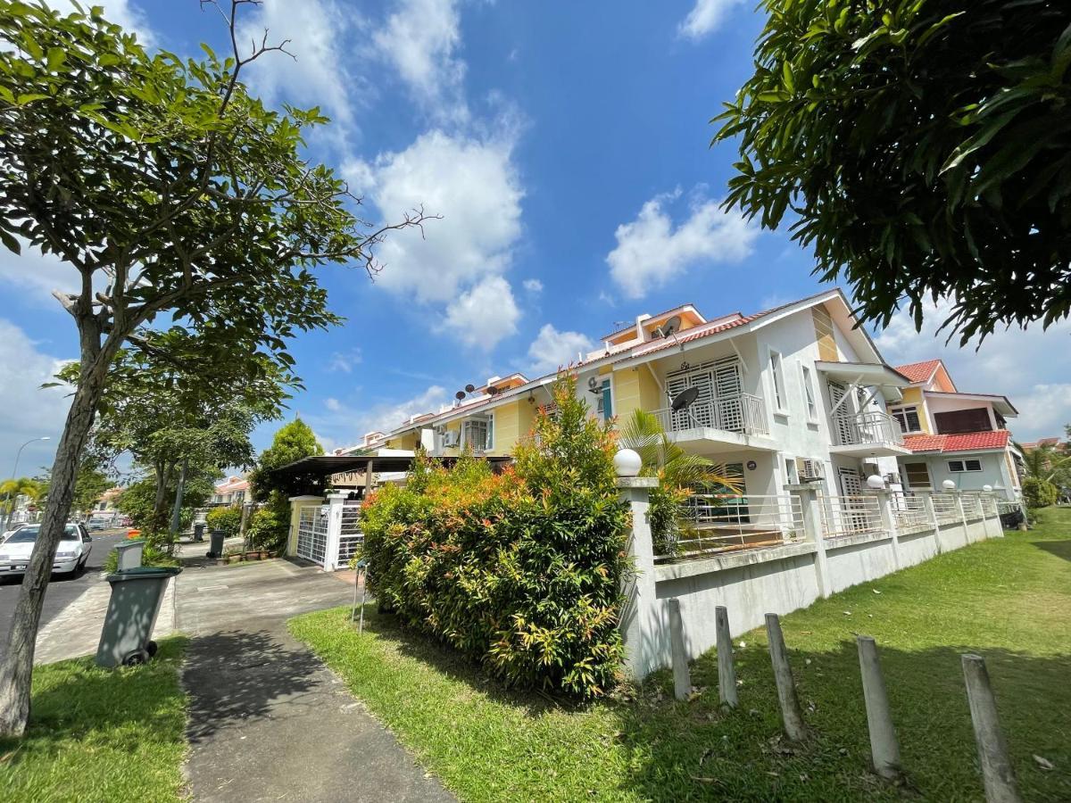 3R D'Latania Senawang Hotel เซเรมบัน ภายนอก รูปภาพ